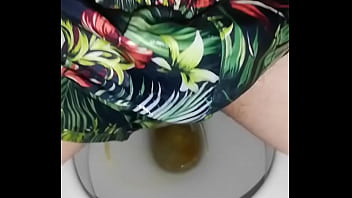 Preview 2 of Lgy Tidur - Piss in toilette