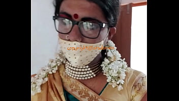Preview 1 of Japanshow Cam - Indian sexy crossdresser Lara D&#039_Souza saree video