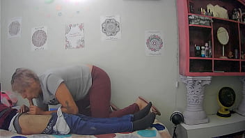Preview 4 of Indian Yoni Kiss Sex - mi amigo heterocurioso parte 1