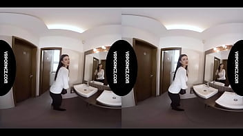 Preview 1 of Rocco Jasmine Rose - VR - Meeting in bathroom