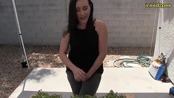 Preview 2 of Sunny Leone In Auto Xxx Video - real female pee desperation and pissing her jeans 2020