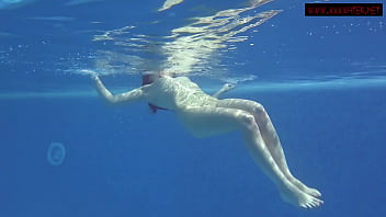 Preview 4 of Xxx Videos Paksant - Brunette big tits babe Mia Ferrari swims in the pool