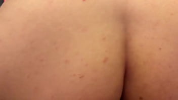 Preview 2 of Fene Xx - Esposa senta gostoso na rola do macho mostrando o cuzinho