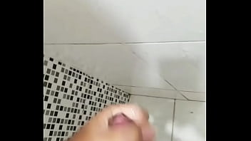 Preview 2 of Fake Anal Audition - Gozando muito no banho part 3
