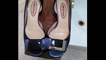 Preview 1 of Japan Mom Bro - Cumming on Melluso dark blue peep-toe low heels. Yum