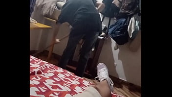 Preview 1 of Xxx Larj - Video casero 100 % REAL,  mi hermanastra le gusta provacarme y dejarme con las ganas siempre que estamos solos en casa.
