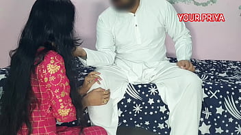 Preview 2 of Jim Sli - NEW YEAR पार्टी से आयी प्रिया को ससुर ने जबरदस्ती सिर पकड़ कर लंड चूसाया फिर पटा कर जबरदस्त चौदा । साफ हिंदी आवाज में