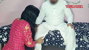 Preview 1 of Jim Sli - NEW YEAR पार्टी से आयी प्रिया को ससुर ने जबरदस्ती सिर पकड़ कर लंड चूसाया फिर पटा कर जबरदस्त चौदा । साफ हिंदी आवाज में