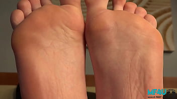 Preview 1 of Sexihd Porn - fit lad exposes his bare feet and wanks off