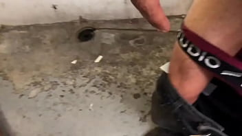 Preview 4 of Car Sex In Indian - Je me fais enculer dans un parking par un inconnu