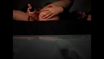Preview 2 of Suney Leono - Me masturbo con un dildo de 20cm
