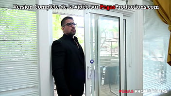 Preview 1 of Kumar Borcu - Pegas Productions - L&#039_Agente Vent sont Cul a 2 Gars!