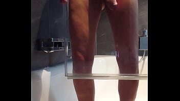 Preview 2 of Swap Cum Inside - geil schwanz am dusch glas reiben