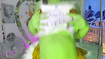 Preview 2 of 18 Inch Big Cock Ten Fuc - grinch caliente se folla en split y baila en el tubo