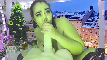 Preview 3 of 18 Inch Big Cock Ten Fuc - grinch caliente se folla en split y baila en el tubo