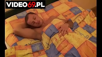 Preview 1 of London Boy Boy Xnxx - Polskie porno - Pan podrywacz był chory i leżał w ł&oacute_żeczku
