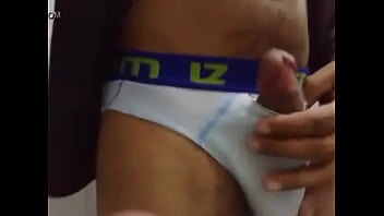 Preview 4 of Sexxnxx - Comenta a&iacute_ como ter um pau pra cima sem freio