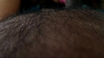 Preview 2 of Shaving Guy - बड़ी गांड वाली सेक्सी मल्लू आंटी को घर पर अकेले रहते हुए किराएदार लड़के ने चोदा Hindi Audio