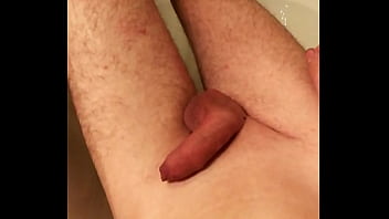 Preview 1 of Audrey Hollandada - pissing on my self