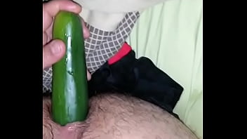 Preview 2 of Anak Ibu Ngewe - Rico pepino por el culo