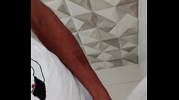 Preview 2 of Bilaekd Com - Novin magrinho se masturbando no banheiro