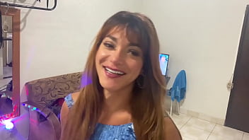 Preview 1 of Ukraina Sex Bokep - Priscila Araujo com muito tes&atilde_o fode dois putos de uma vez
