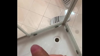Preview 1 of Women Eating Men Shit - Sborrata italiana