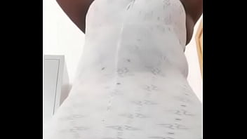 Preview 4 of Xvidou Fiat Garl - horny african girl showing upskirt