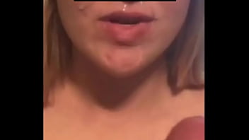Preview 4 of Gang Fucks 1 Girl Sex Video - Jouis dans ma bouche en live sur snap