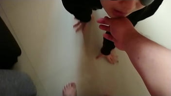 Preview 2 of Movi Saxy Vdeo - (Amateur) NiNi do blow job hardy  beside the  window ,  such a bitch