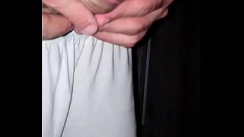 Preview 4 of Air Xxx Com - Put&atilde_o bateu uma punheta gostosa e encheu a camisinha de porra