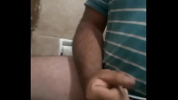 Preview 2 of Porno Kulit Hitam - Lleg&oacute_ el lecheroooo