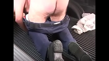 Preview 1 of Kareena Kapoor Xnxx Video Bikini - hairy bears fucking at the garage