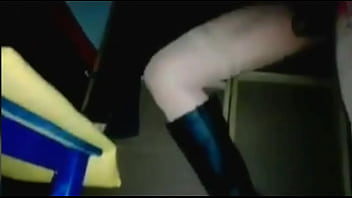 Preview 1 of Roni Rain Lesbian - Me ciento en la Verga gruesa