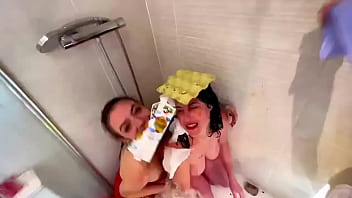 Preview 4 of Bobs Xxx - Primera vez.Briseida Myers nos domina a m&iacute_ y a EmmitaSmile,  Club Bizarre#rawegg #foodplay #tasty #bdsm #fem...