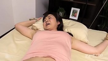 Preview 1 of Anima To Woman - 敏感熟女にエッチなくすぐり特訓 - 西岡奈央 2