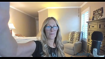 Preview 3 of Xxx Of Doctor - Sexy Milf Jess Ryan Gives Honest Dick Rating for Godzilla jessryan.manyvids.com