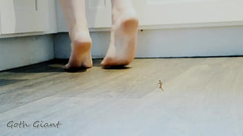 Preview 2 of Kendra Lust Interracial Bbc - giantess foot crush