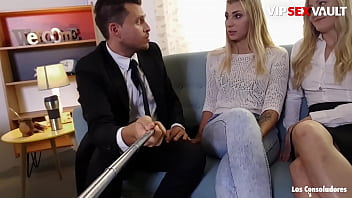 Preview 1 of Gay Dress G - LOS CONSOLADORES - #Sicilia #Vyvan Hill #Andy Stone - Love In Barcelona With A Sexy Serbian Babe