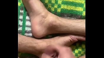 Preview 1 of Anita Pearl Gangbang - Me vengo en mis pies bien rico y los lleno de leche