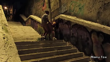 Preview 3 of Ino Ngewe - C&acirc_mera de seguran&ccedil_a flagra casal transando na rua em Buenos Aires - Casal Badarox Manu Fox e Rubens Badar&oacute_ (video completo no RED)