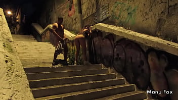 Preview 4 of Ino Ngewe - C&acirc_mera de seguran&ccedil_a flagra casal transando na rua em Buenos Aires - Casal Badarox Manu Fox e Rubens Badar&oacute_ (video completo no RED)