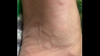 Preview 3 of Mota Oman - Me vengo en mis pies y quedan llenos de leche bien rico