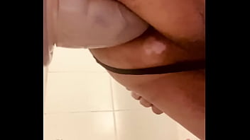 Preview 2 of Taste The Body - Disfrutando mi juguete anal