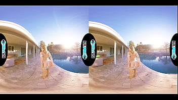 Preview 2 of Paint And Bars Xxx Parm - WETVR Horny Blonde Plays Hard To Get In VR