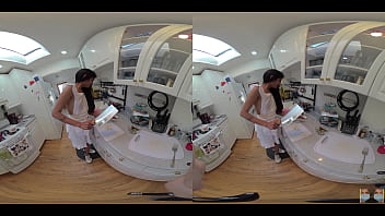 Preview 2 of Sunny Leone Blue Film X - Virtual Viva 3D 180