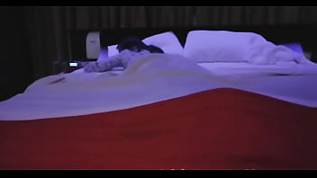 Preview 1 of Jones Xnxx Hd - Entro a la habitaci&oacute_n de mi prima uermo y me aprovecho de ella