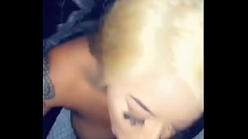 Preview 2 of Most Beautiful Figure Girls Hd - Blackette suce dans les caves de la cit&eacute_e sur snap