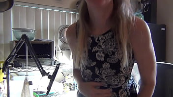 Preview 2 of Sxvvsbbhffb V Xxxxxxxxxv - Jamie Foster Flashes Tits