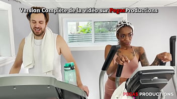 Preview 1 of Twins - Pegas Productions - Mocha Honey D&eacute_fonc&eacute_e du Cul au Gym